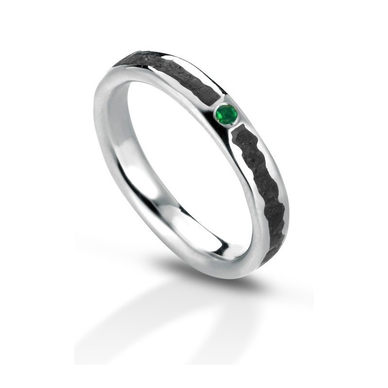 Aeolian ring emerald