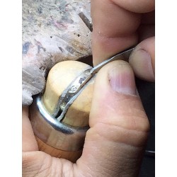 Aeolian ring wide sapphire